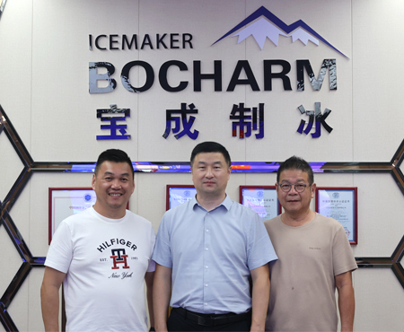 เครื่องทำน้ำแข็งบล็อกขนาด 10 ตันต่อวัน จำนวน 2 เครื่องในมาเลเซีย